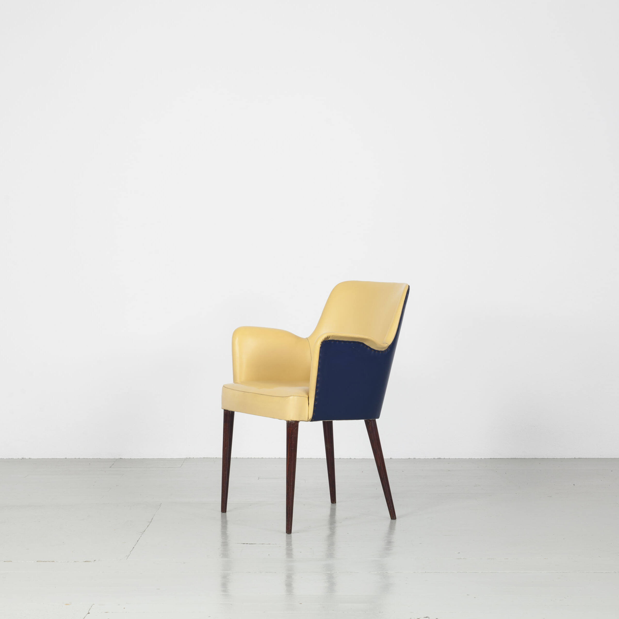 Cassina gelb blau