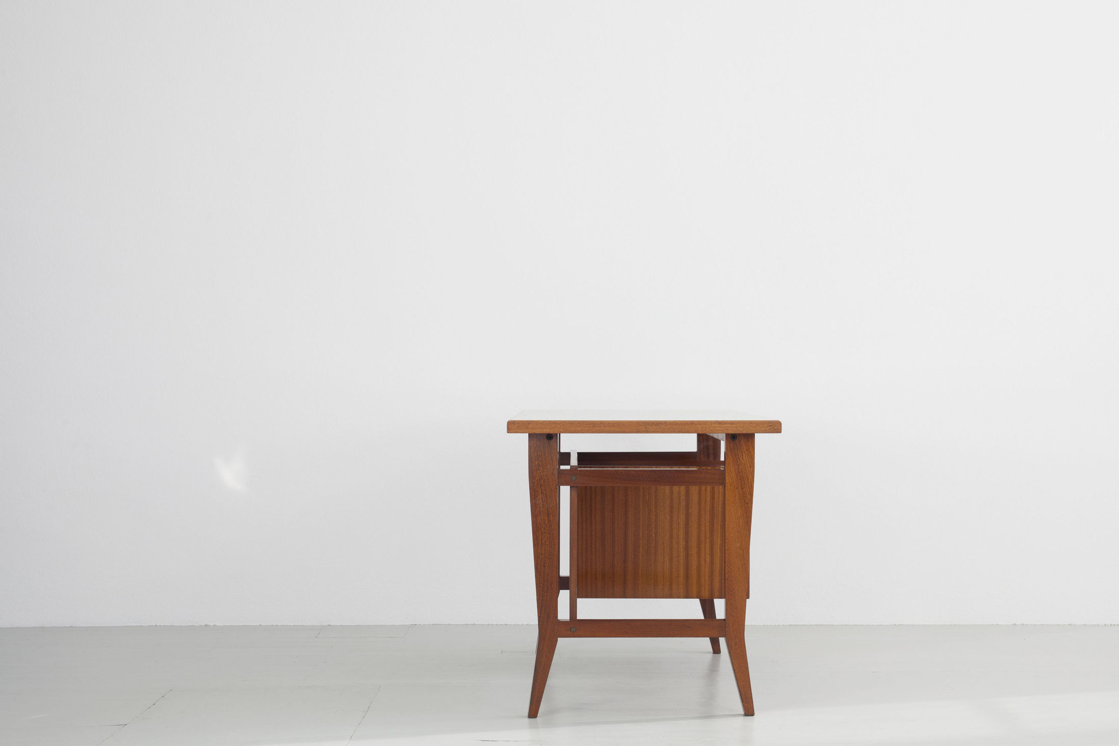 [Translate to en:] Gio Ponti Schreibtisch