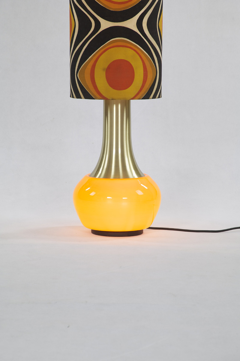 70iger Jahre Lampe, oranger Glasfuß,  Schirmm braunorange