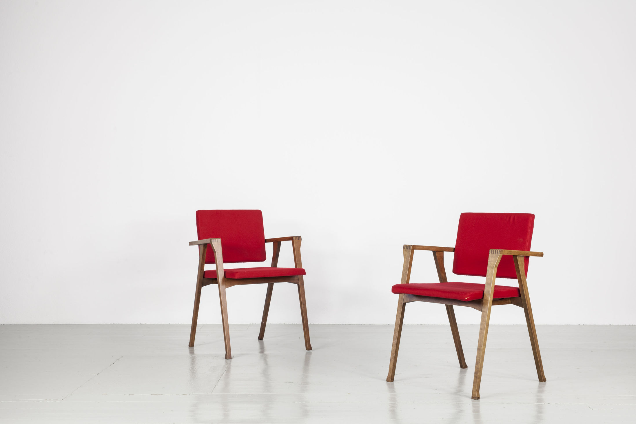 [Translate to en:]  Franco Albini Stühle Set von 2